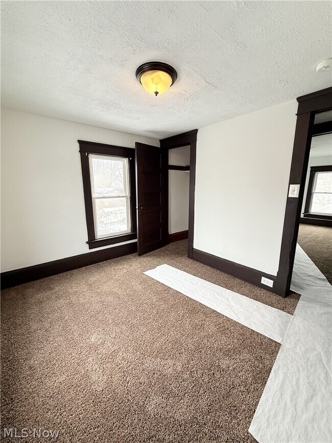 Building Photo - 1432 Kenmore Blvd