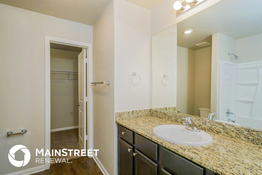 Building Photo - 3226 Begonia Bend