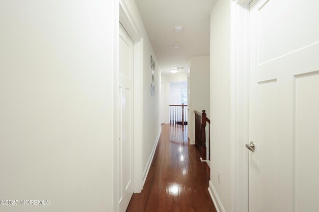 Building Photo - 21 McCormick Ave N