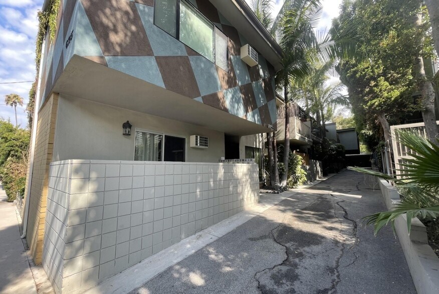 Building Photo - 6345 Primrose Ave