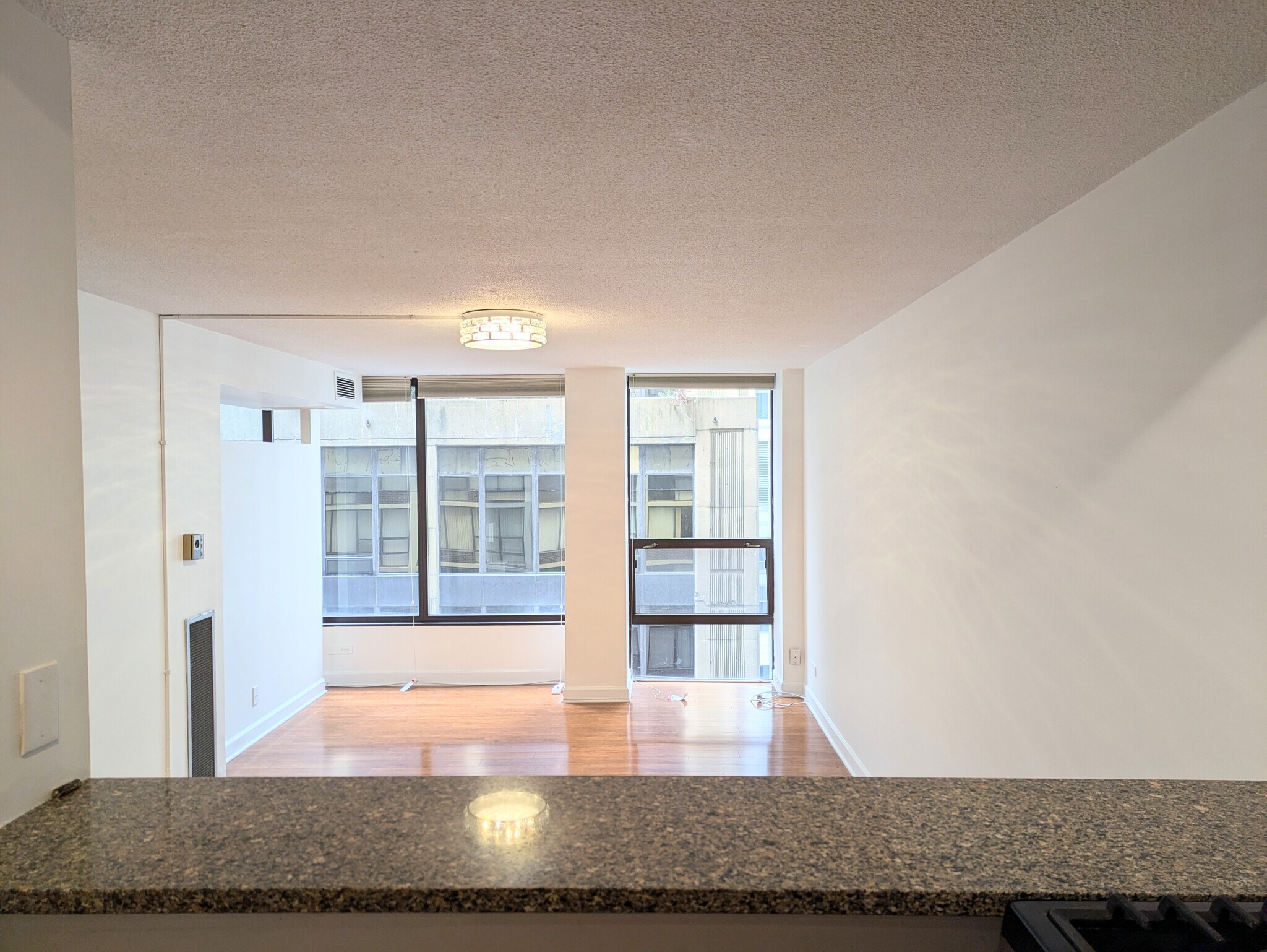 Building Photo - 230 E Ontario St