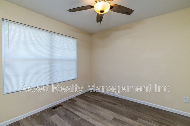 Building Photo - 936 Warrior Hill Dr