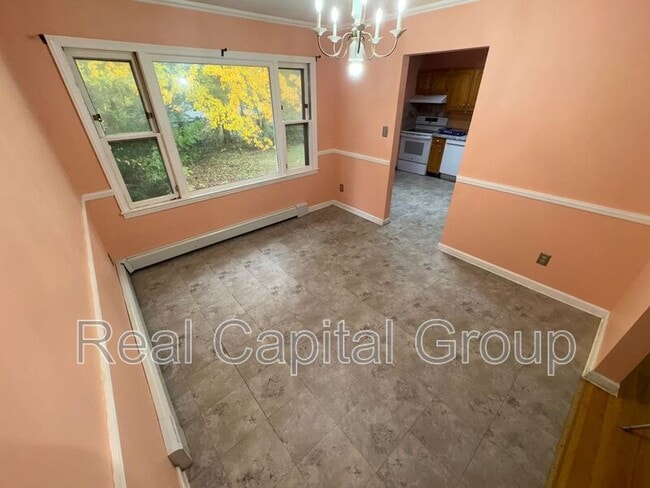 Building Photo - 38 Glenwood St