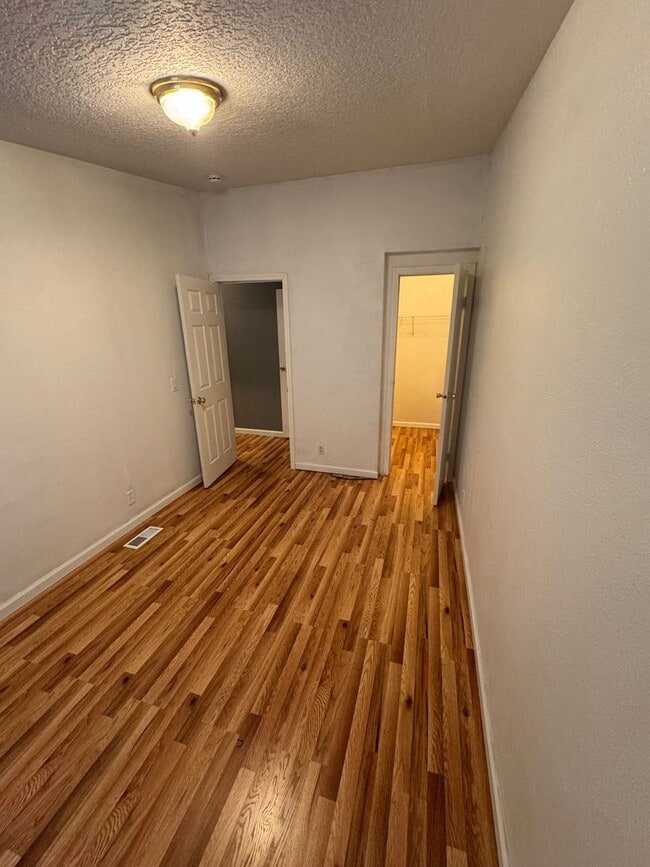 Building Photo - 4 BR/2 BA Rural Retreat Near Battle Ground with Master Suite & Large Yard