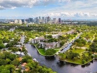 Building Photo - 900 River Reach Dr