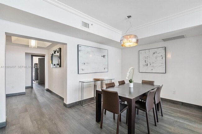 Building Photo - 17875 Collins Ave