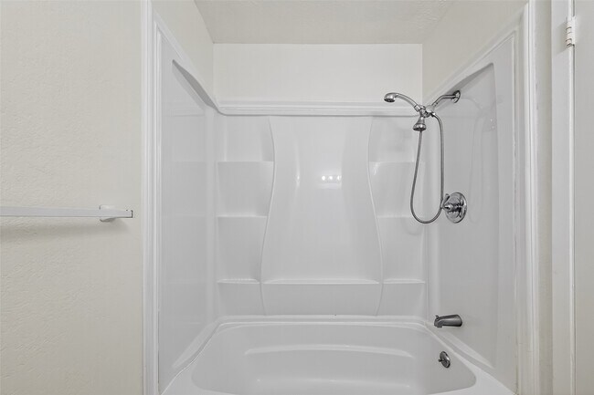 Building Photo - 15022 Chipman Ln.