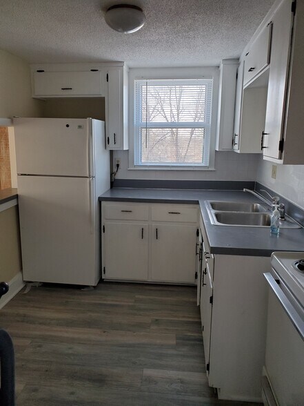 Kitchen - 216 NE Douglas St