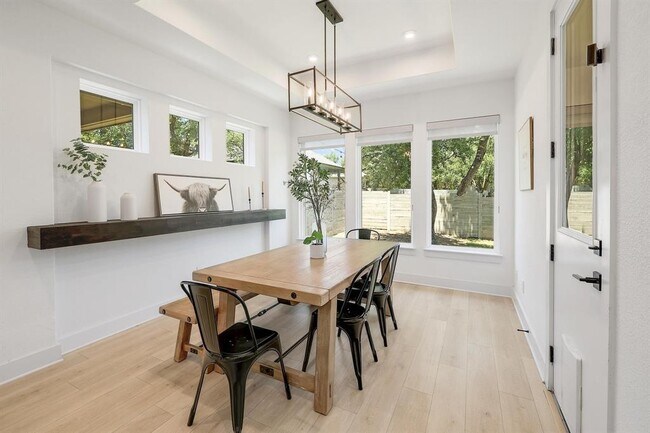 Building Photo - 1113 Wolf Hollow Dr