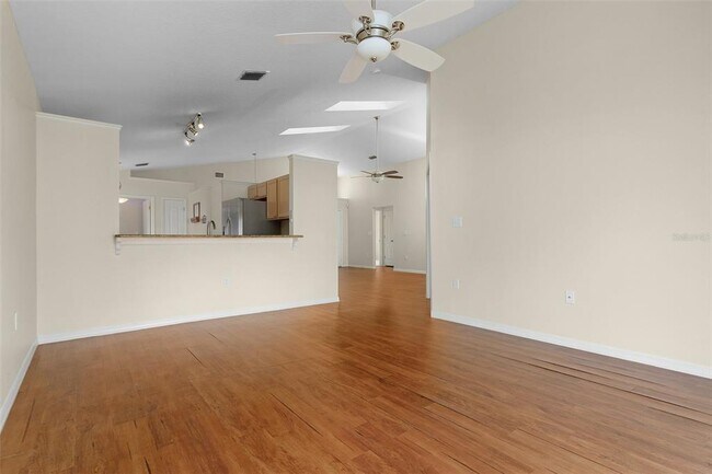 Building Photo - 2936 Twin Oaks Dr