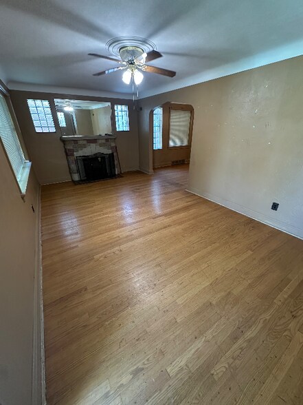 Building Photo - 1652 Grape Ave