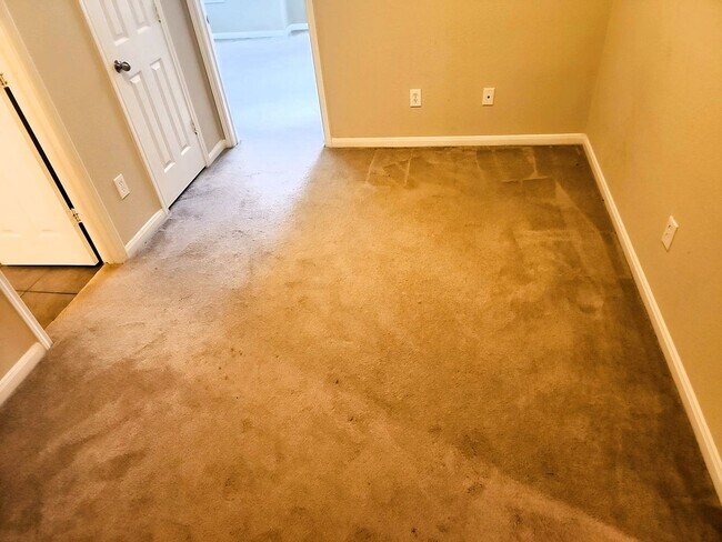 Building Photo - 1014 Spring Lakes Haven