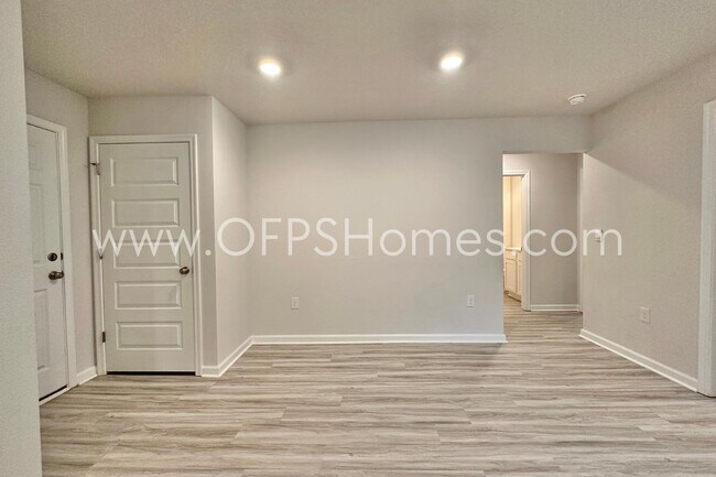 Building Photo - 2640 Saltgrass Wy