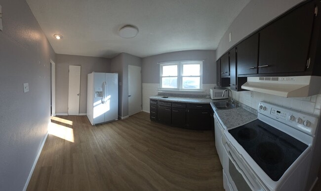 Building Photo - 8600 Engler Ave