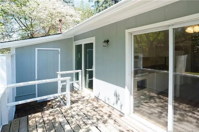 Building Photo - 2012 Lakemeadow Dr