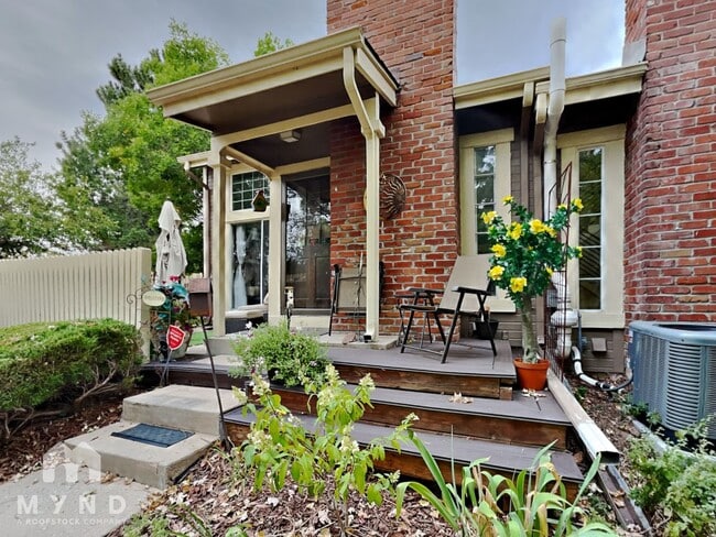 Building Photo - 2002 S Helena St