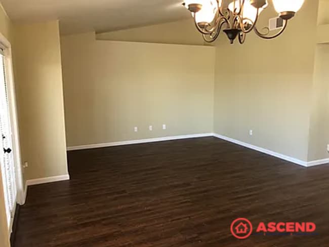 Building Photo - Fantastic Home Located In Rosedale!