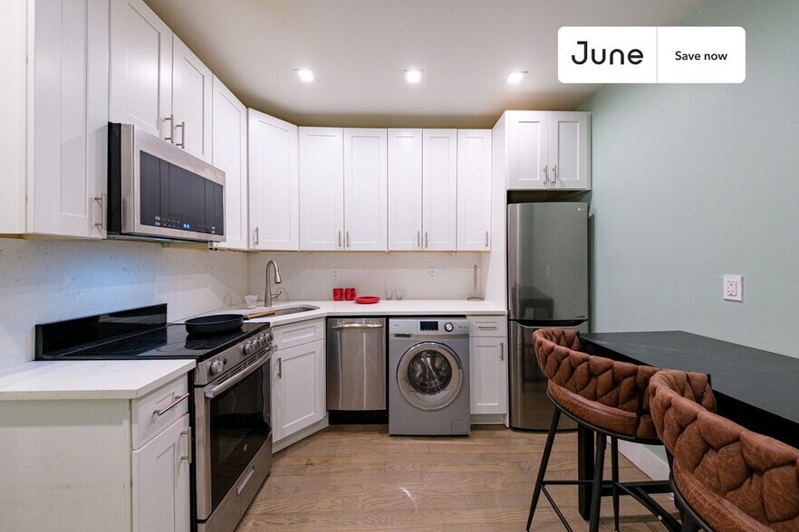 Building Photo - 1675 Lexington Ave