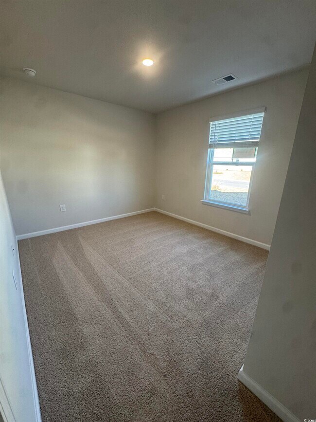 Building Photo - 390 Acosta Cir