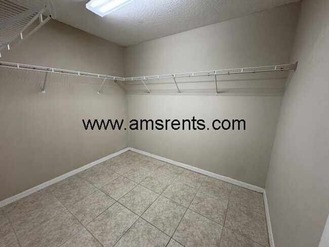 Building Photo - 2110 Justice Ln