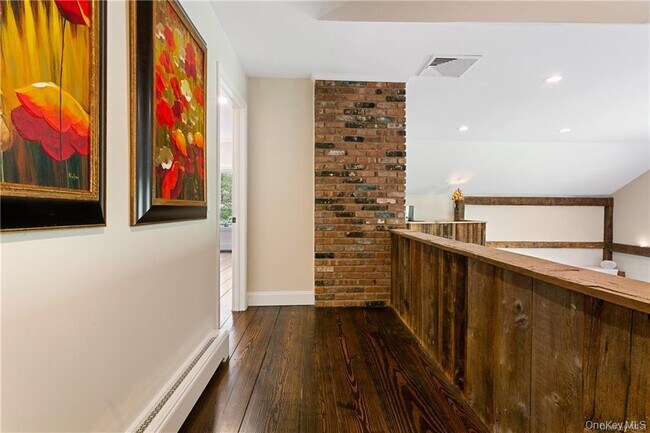 Building Photo - 21 Beech Hill Ln