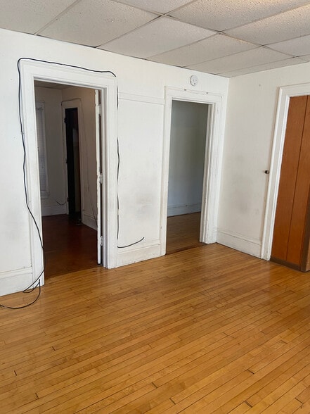 Building Photo - 447 W Mifflin St