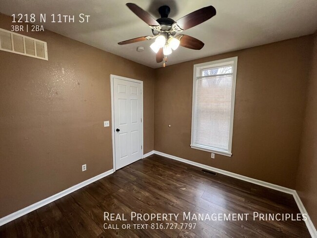 Building Photo - ***Move-In Special*** Recently Renovated, ...