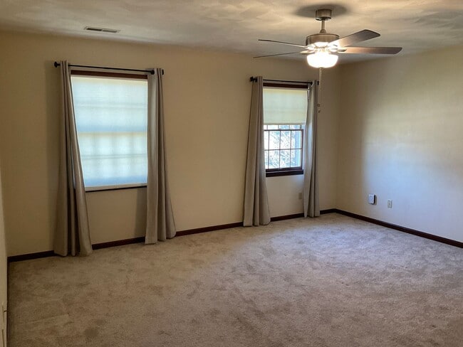 Building Photo - 2903 Lake Lorraine Cove