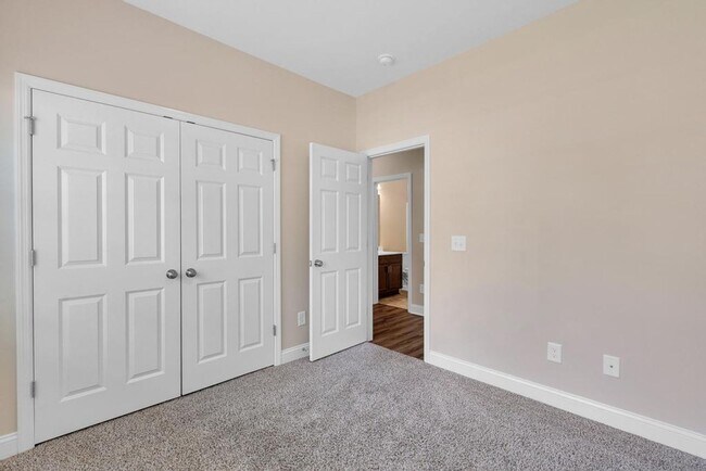 Building Photo - 148 Broadleaf Dr