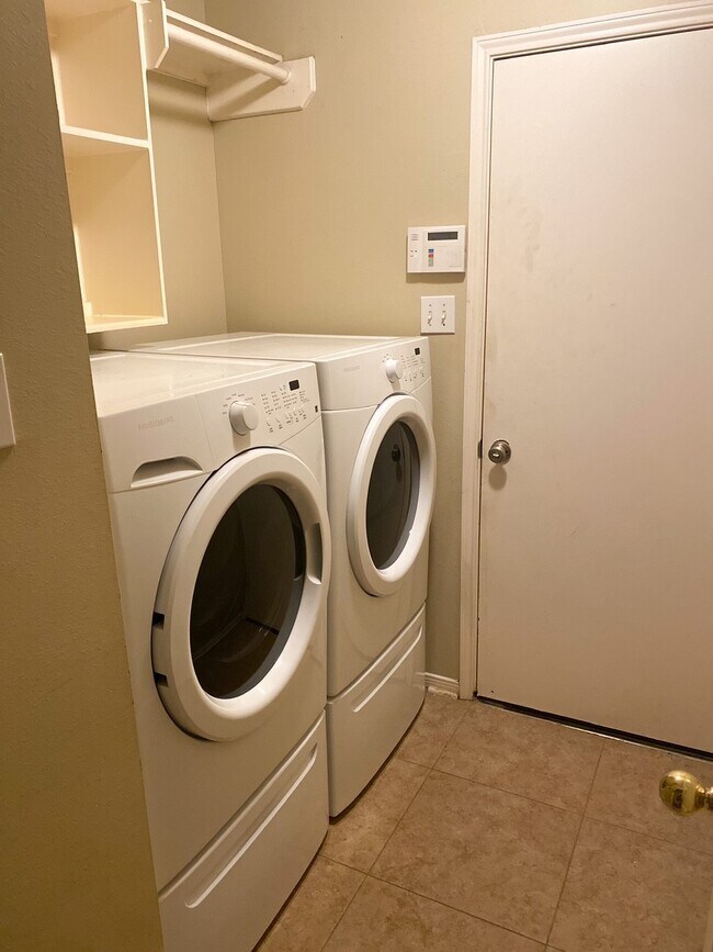 Building Photo - 19219 Sarah Ann Ct