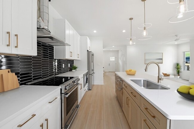 Building Photo - 1008 Fontaine Dr