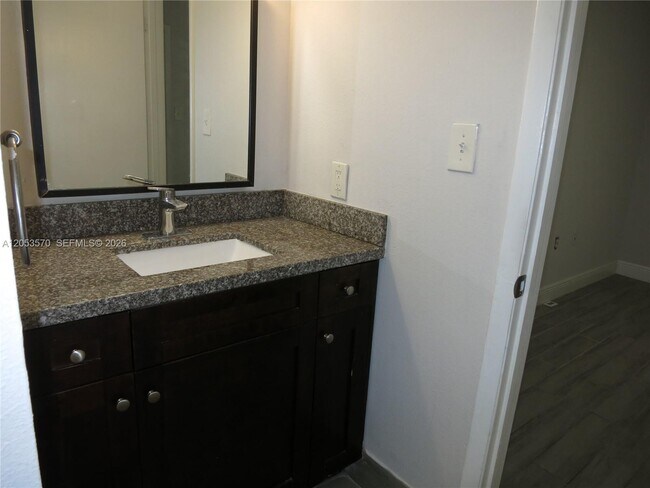 Building Photo - 10440 SW 156th Ct