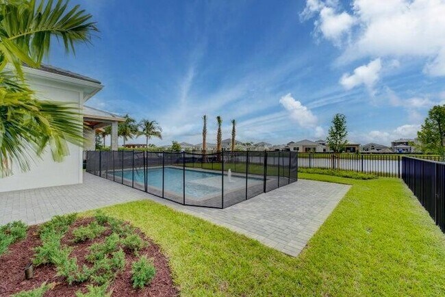 Primary Photo - 12719 Nautilus Cir