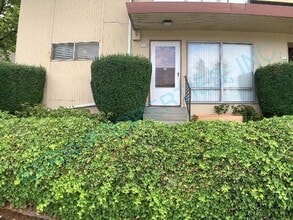 Building Photo - 5425 SE 17th Ave