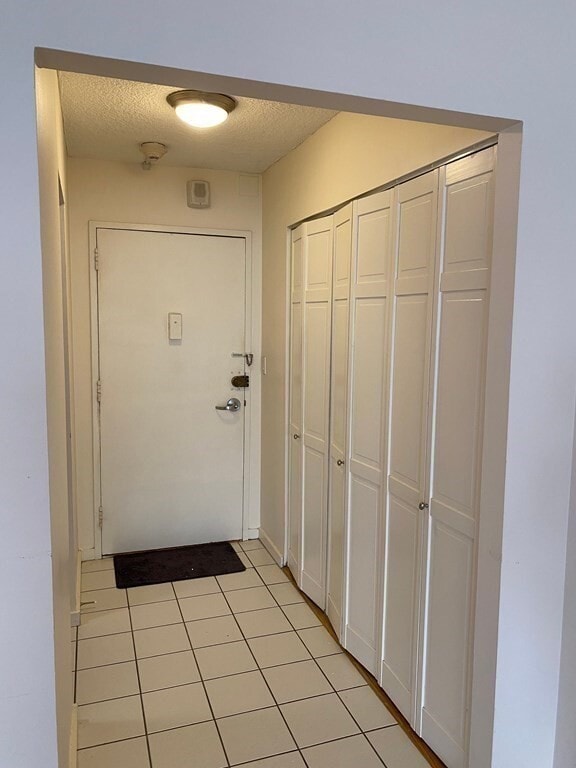 Building Photo - 99 Pond Ave