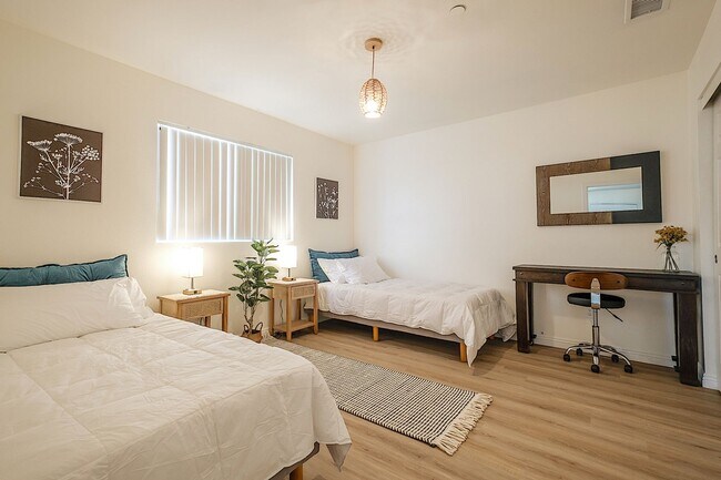 Building Photo - 61809 Valley View Cir