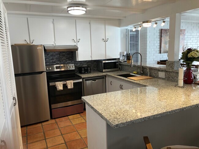 furnished comparable lower unit - 25414 Malibu Rd