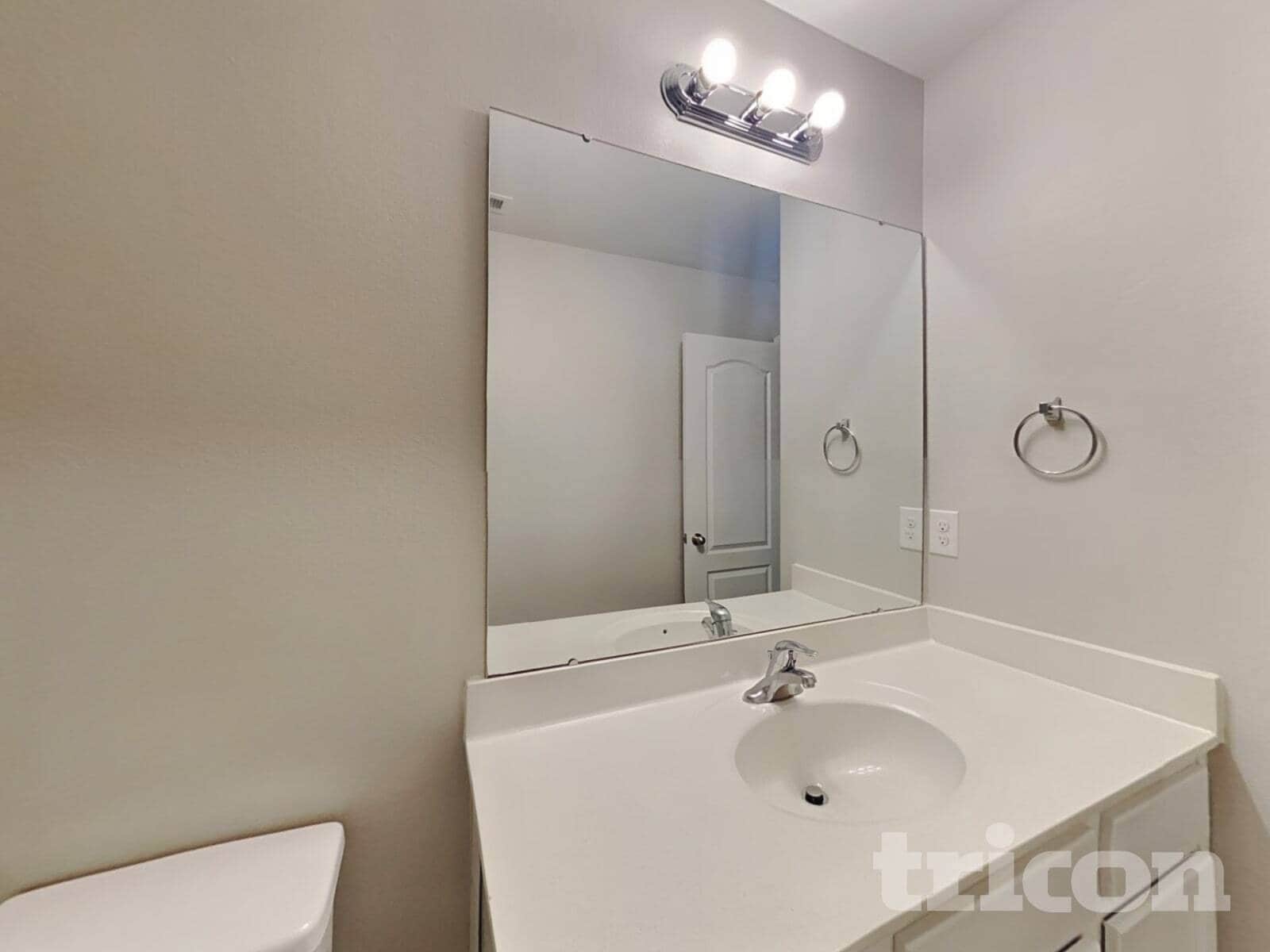 Building Photo - 945 Joselynn Drive