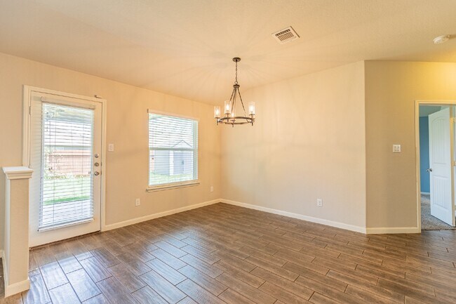 Building Photo - 925 Cypress Ml