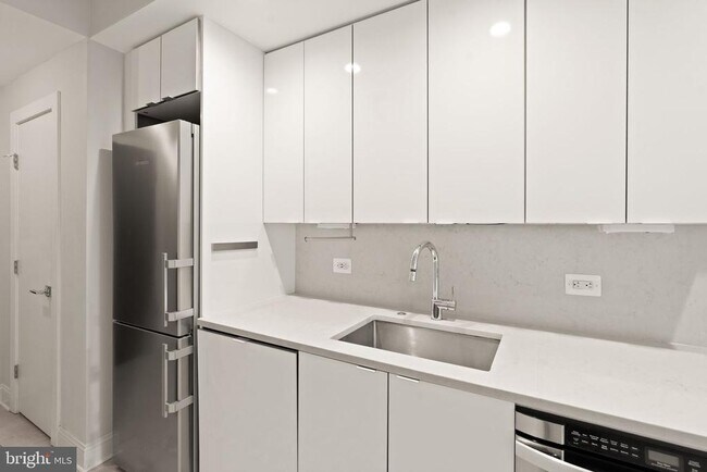 Building Photo - 1311 13th St NW
