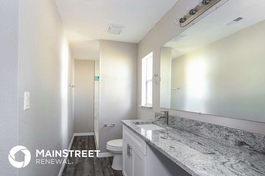 Building Photo - 2776 20th Ave SW