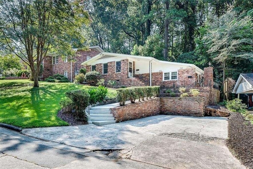 Building Photo - 799 Marstevan Dr NE
