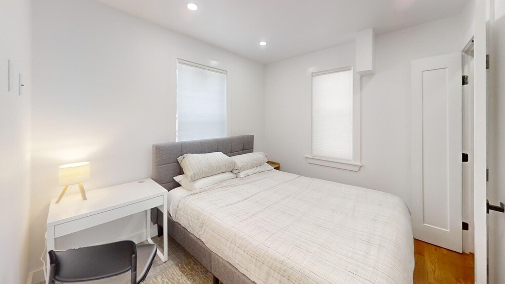 Building Photo - 36 Shepard St