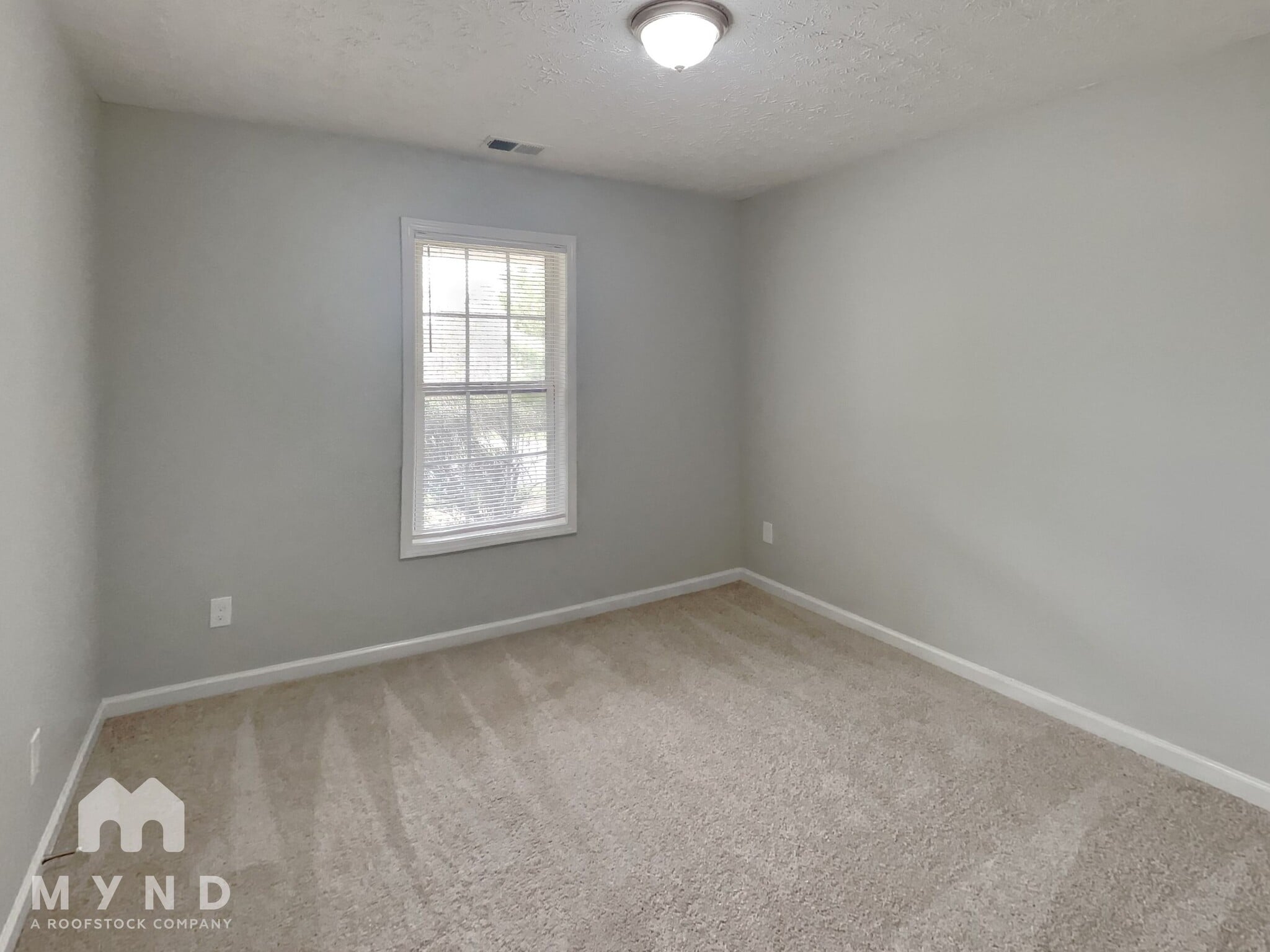 Building Photo - 140 Pebble Ridge Dr