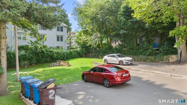 Building Photo - 180 Curtis St