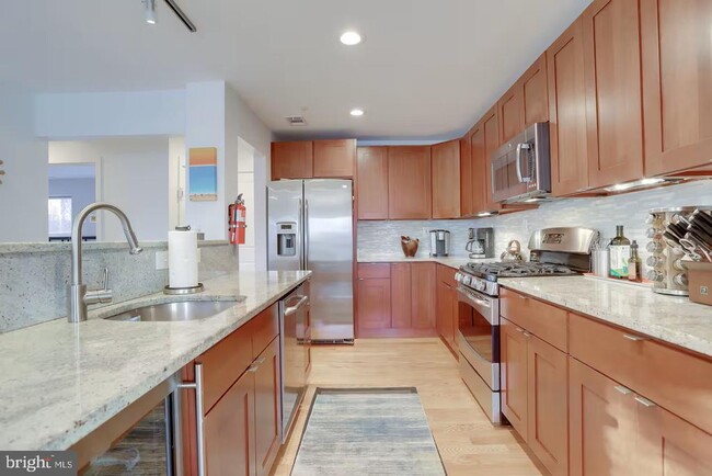 Building Photo - 4118 18th Rd N