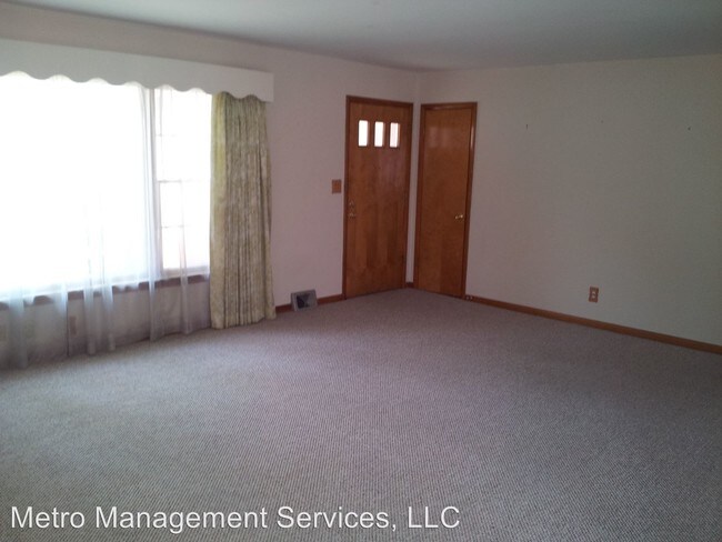 Building Photo - 4 br, 3 bath House - 3345 Newburg Road