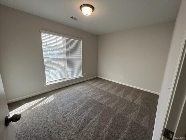 Building Photo - 211 Dawsons Ml Wy