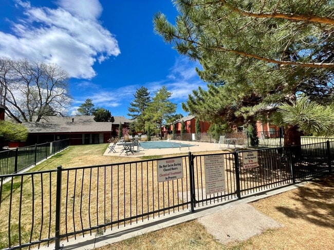 Building Photo - Beautiful Two-story, 3 Bed, 1.5 Bath Condo 1/2 Mile from CSU!