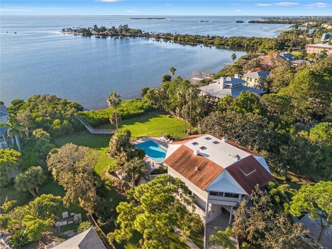 Building Photo - 300 S Florida Ave